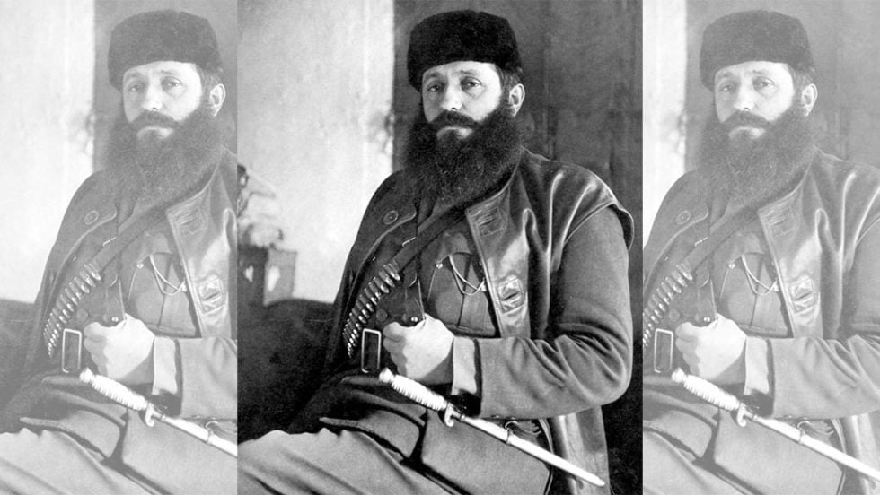 aris velouxiotis